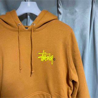 stussy ワンポイントロゴ入り裏起毛パーカー