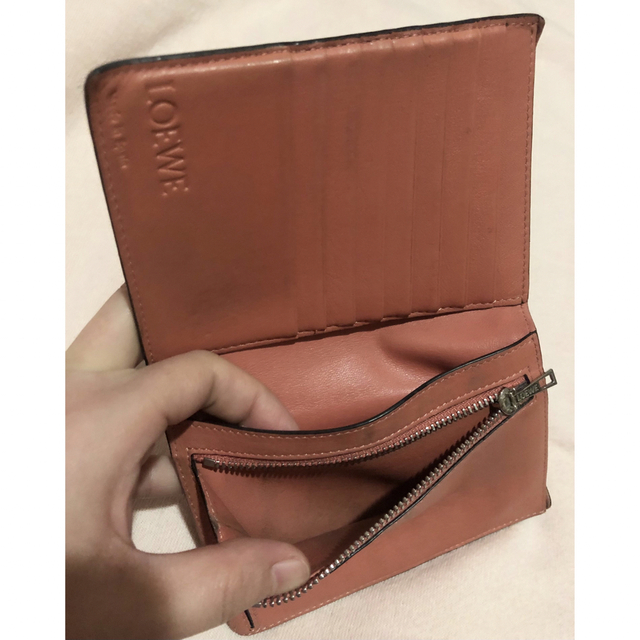 ロエベ LOEWE バーティカルウォレット ミディアム ライトオーツ ハニー