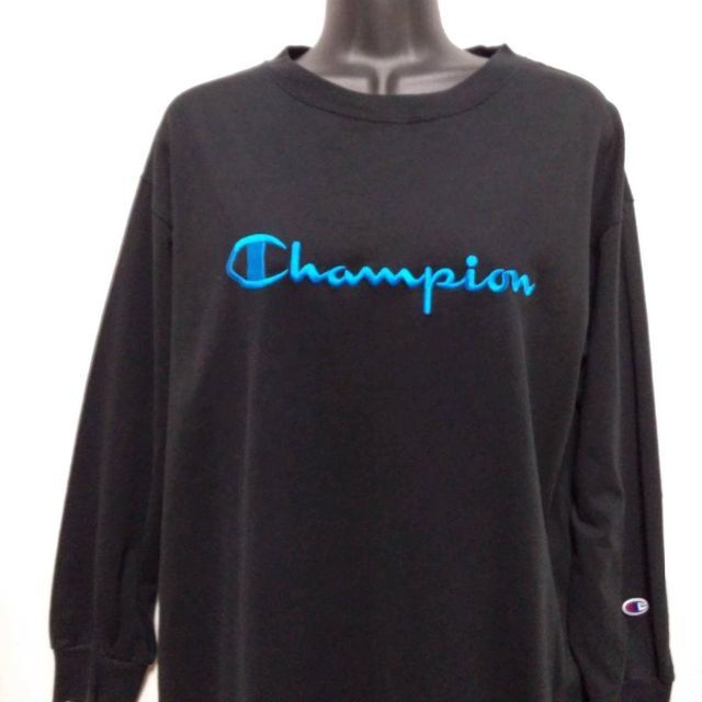 Champion(チャンピオン)のChampion　ワンピースレディース　長袖　スポーティ　カジュアル レディースのワンピース(ひざ丈ワンピース)の商品写真