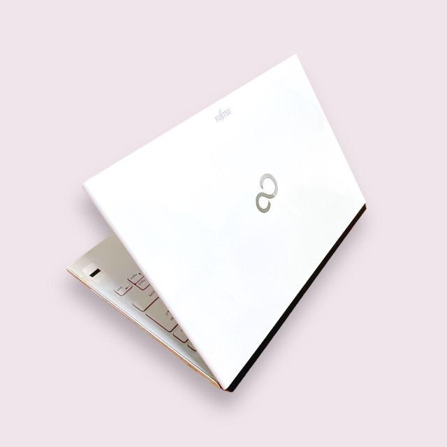 富士通❣️サクサクSSD✨8GB❤️カメラ付き 薄型 すぐ使える ノート