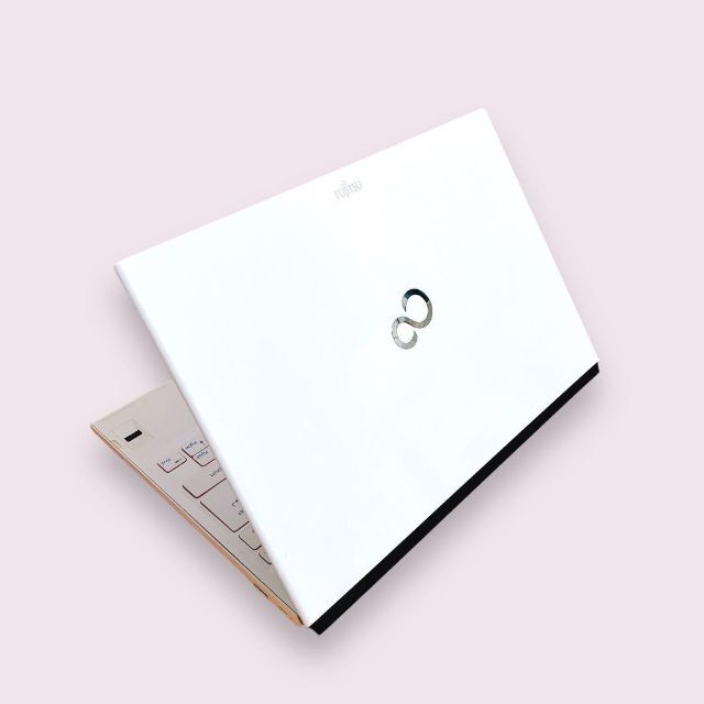 富士通❣️サクサクSSD✨8GB❤️カメラ付き 薄型 ノートパソコン