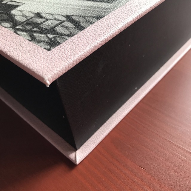 Francfranc(フランフラン)のブック型　ティッシュボックス　フランフラン インテリア/住まい/日用品のインテリア小物(ティッシュボックス)の商品写真