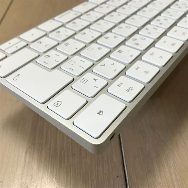 Apple(アップル)の純正品 Apple Magic Keyboard 日本語：A1644 スマホ/家電/カメラのPC/タブレット(PC周辺機器)の商品写真