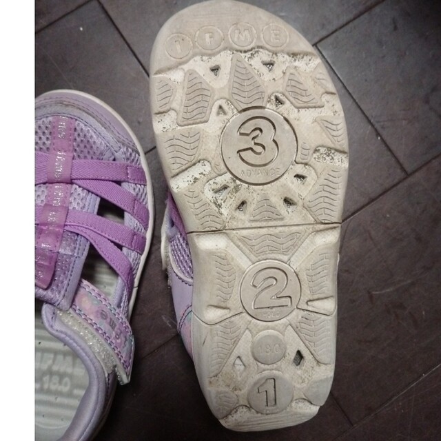 Disney(ディズニー)の小さなプリンセス　ソフィア　光る靴　ifme 　サンダル　2点セット　18㎝ キッズ/ベビー/マタニティのキッズ靴/シューズ(15cm~)(スニーカー)の商品写真