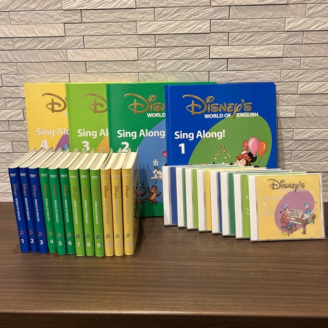 Disney(ディズニー)のDWE シングアロング 旧セット DVD CD キッズ/ベビー/マタニティのおもちゃ(知育玩具)の商品写真