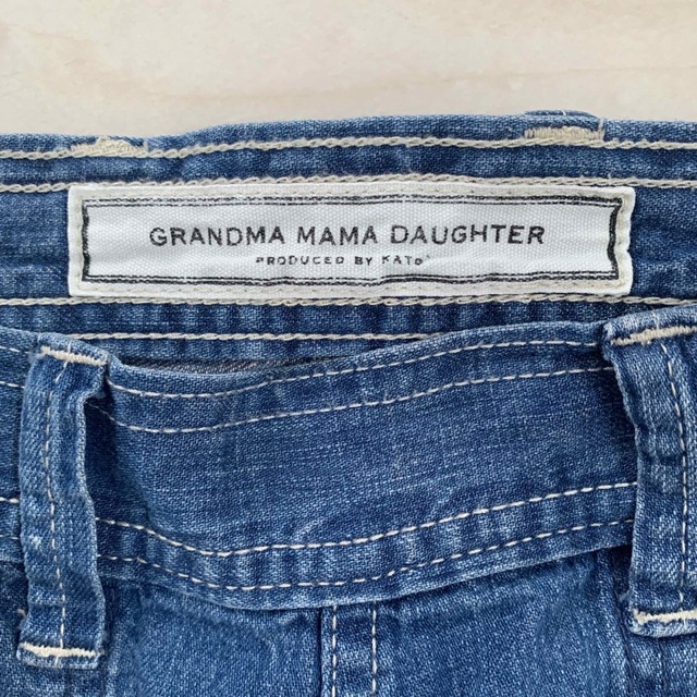 GRANDMA MAMA DAUGHTER(グランマママドーター)のサイドジップデニムパンツ GRANDMA MAMA DAUGHTER レディースのパンツ(デニム/ジーンズ)の商品写真