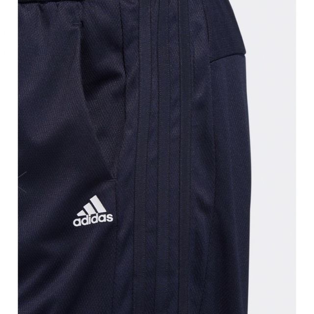 adidas(アディダス)のアディダス  レディース ジャージハーフパンツ WMHライトショーツ　XLサイズ レディースのパンツ(ハーフパンツ)の商品写真