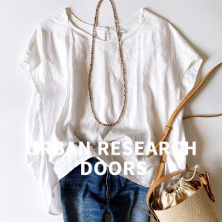 アーバンリサーチドアーズ(URBAN RESEARCH DOORS)の美品 アーバンリサーチドアーズ リネン半袖ブラウス 白 麻100%(シャツ/ブラウス(半袖/袖なし))