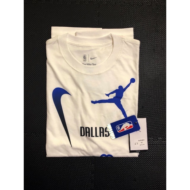 Jordan Brand（NIKE）(ジョーダン)の2024年イギリス限定★NIKEジョーダン★ダラス・マーベリックス Tシャツ★M メンズのトップス(Tシャツ/カットソー(半袖/袖なし))の商品写真