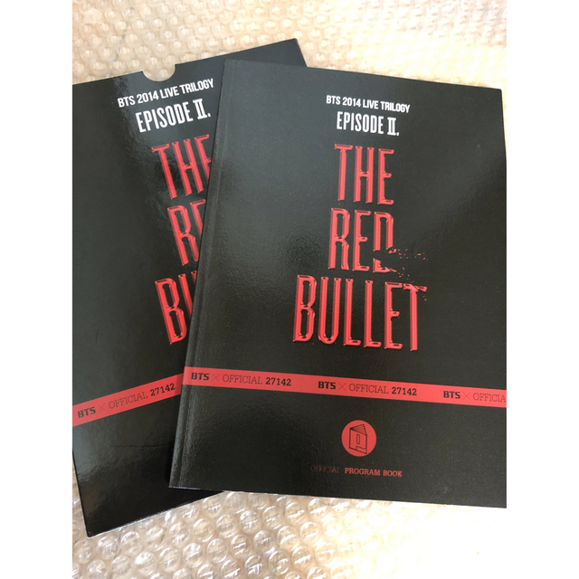 防弾少年団(BTS)(ボウダンショウネンダン)のBTS THE RED BULLET プログラムブック  エンタメ/ホビーのタレントグッズ(アイドルグッズ)の商品写真