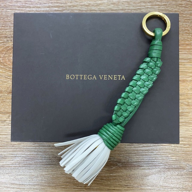 Bottega Veneta(ボッテガヴェネタ)のr3486 ボッテガ ヴェネタ イントレチャート エッグヨーク キーリング レディースのアクセサリー(チャーム)の商品写真