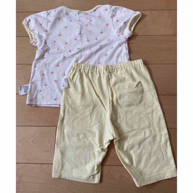 UNIQLO(ユニクロ)のユニクロ　パジャマ　90 黄色&赤セット キッズ/ベビー/マタニティのキッズ服女の子用(90cm~)(パジャマ)の商品写真