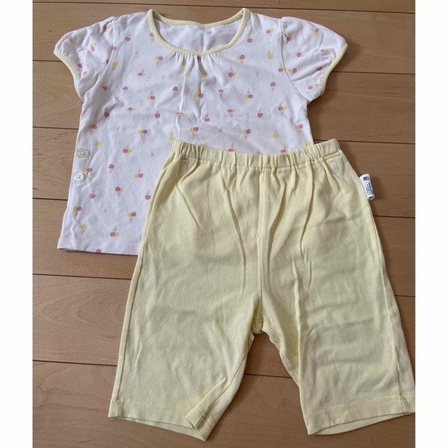 UNIQLO(ユニクロ)のユニクロ　パジャマ　90 黄色&赤セット キッズ/ベビー/マタニティのキッズ服女の子用(90cm~)(パジャマ)の商品写真