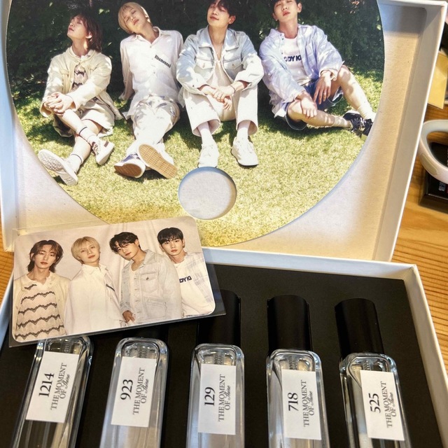 SHINeeポップアップ韓国 香水セット非売品うちわ付き | mezcla.in