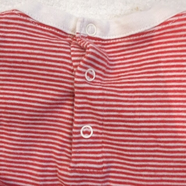 PETIT BATEAU(プチバトー)のプチバトーPETIT BATEAU赤ボーダー柄Tシャツ キッズ/ベビー/マタニティのベビー服(~85cm)(Ｔシャツ)の商品写真