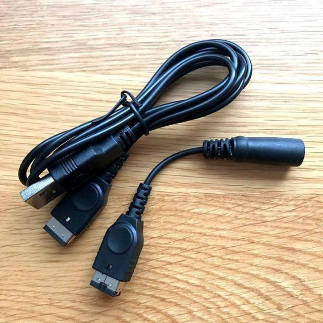ゲームボーイアドバンス(ゲームボーイアドバンス)のゲームボーイアドバンスSP　USB 充電 ケーブル　イヤホン 変換 アダプタ エンタメ/ホビーのゲームソフト/ゲーム機本体(携帯用ゲーム機本体)の商品写真