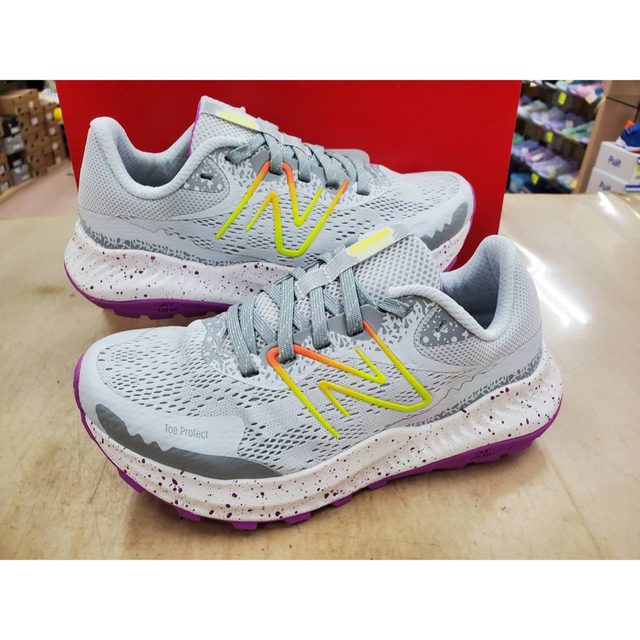 New Balance(ニューバランス)のニューバランス WTNTR  OB5 23.0cmレディーストレイル ランニング レディースの靴/シューズ(スニーカー)の商品写真