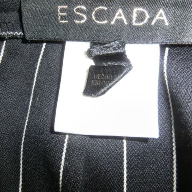 ESCADA(エスカーダ)のエスカーダ（ESCADA）　黒地白ストライプ　ナチュラルストレートパンツ レディースのパンツ(カジュアルパンツ)の商品写真