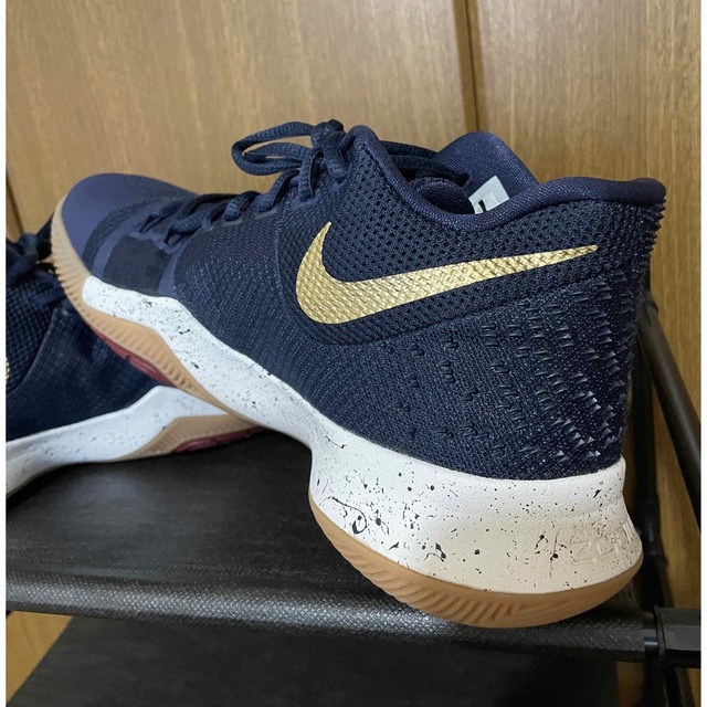 NIKE(ナイキ)のNike Kyrie 3 Obsidian  27.0cm メンズの靴/シューズ(スニーカー)の商品写真