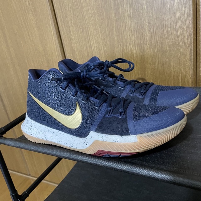 NIKE(ナイキ)のNike Kyrie 3 Obsidian  27.0cm メンズの靴/シューズ(スニーカー)の商品写真