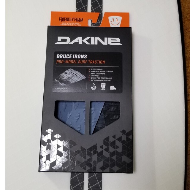 Dakine(ダカイン)の【新品】DAKINE　BRUCE IRONS PRO デッキパッド スポーツ/アウトドアのスポーツ/アウトドア その他(サーフィン)の商品写真