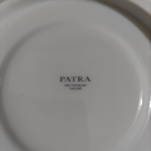 高級陶器 PATRA カップ&ソーサー ゴールド　金 インテリア/住まい/日用品のキッチン/食器(グラス/カップ)の商品写真