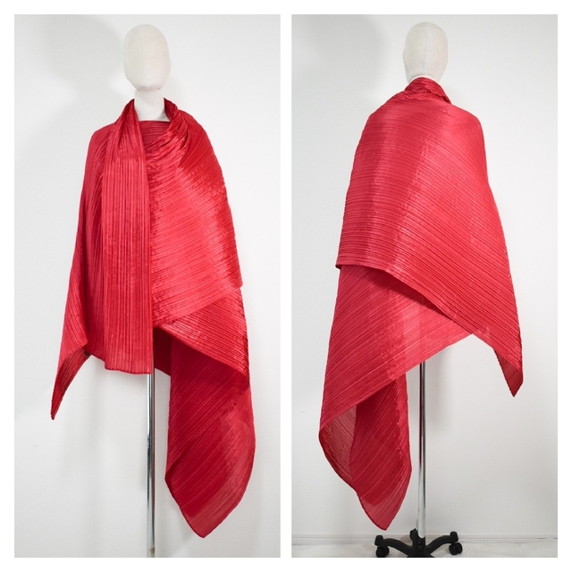 ☆PLEATS PLEASE イッセイミヤケ☆プリーツ 大判ポンチョ マダムT