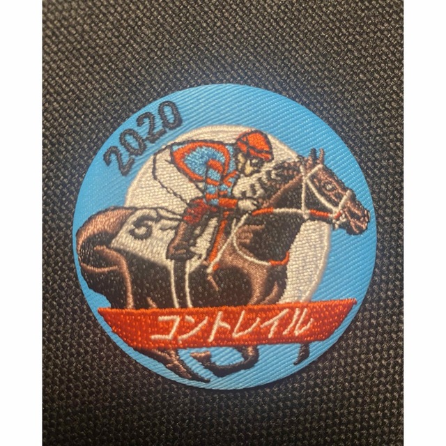 【新品】日本ダービー コントレイル 刺繍缶バッジ 限定品 特別賞 ダービー馬 エンタメ/ホビーのコレクション(ノベルティグッズ)の商品写真