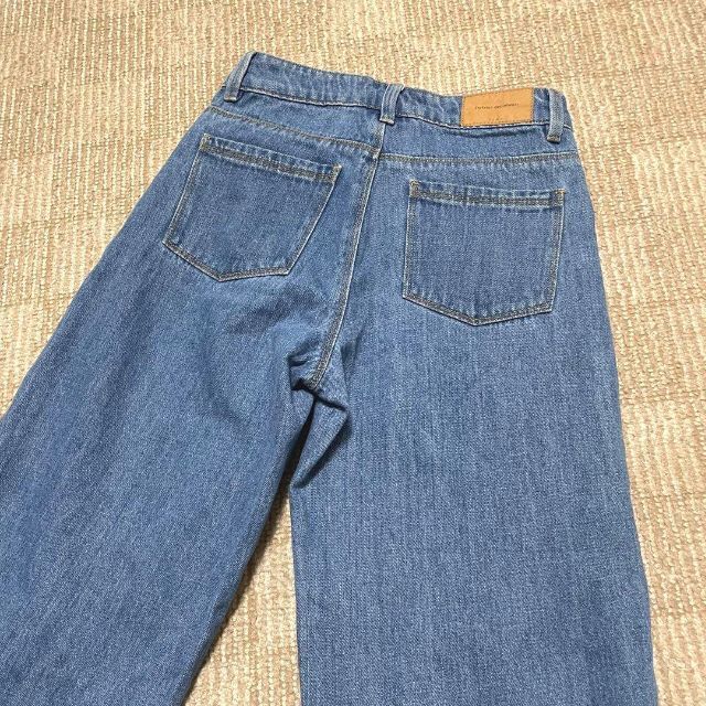 ZARA(ザラ)の2994 ZARA ストレートワイド カットオフ デニムパンツ ジーンズ レディースのパンツ(デニム/ジーンズ)の商品写真