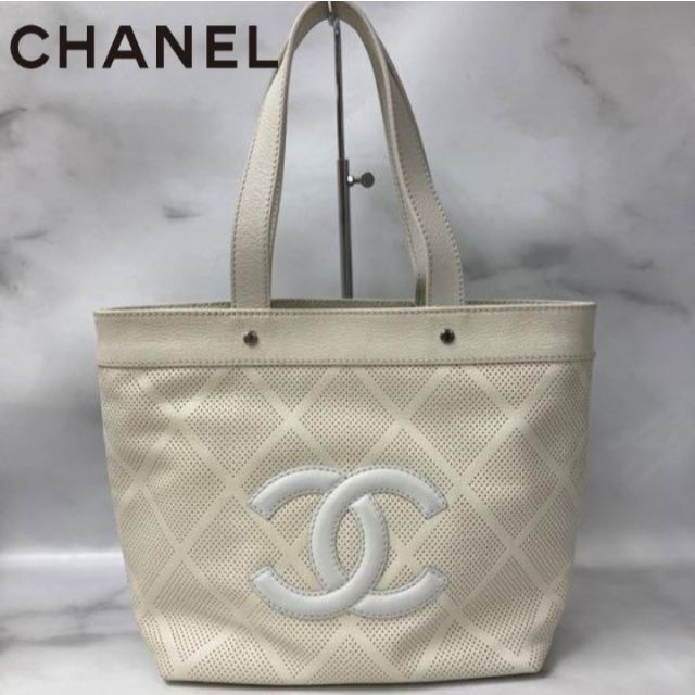CHANEL シャネル パンチング トートバッグ ☆ホワイト☆ - トートバッグ