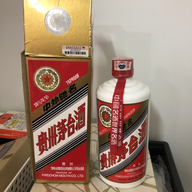 茅台酒　スターラベル　未開封　カートン付き