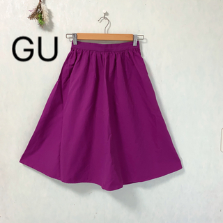 ジーユー(GU)のGU ワンピースレッド　膝下スカート(ひざ丈スカート)