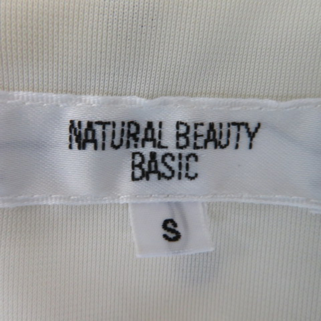 NATURAL BEAUTY BASIC(ナチュラルビューティーベーシック)のナチュラルビューティーベーシック カットソー 半袖 Uネック ドット柄 S レディースのトップス(カットソー(半袖/袖なし))の商品写真