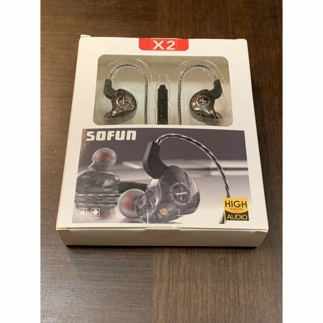 【新品】SOFUN カナル型 有線イヤホン 遮音性 有線 音漏れ防止 スマホ/家電/カメラのオーディオ機器(ヘッドフォン/イヤフォン)の商品写真