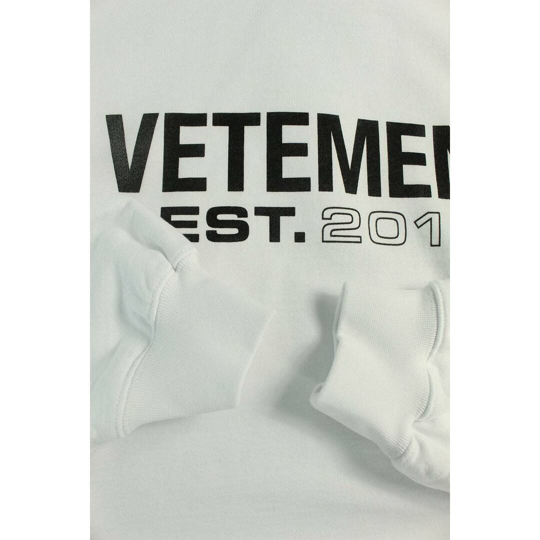 VETEMENTS(ヴェトモン)のヴェトモン  23AW  UE54HD100W WHITE ロゴエンブロイダリーパーカー メンズ XS メンズのトップス(パーカー)の商品写真