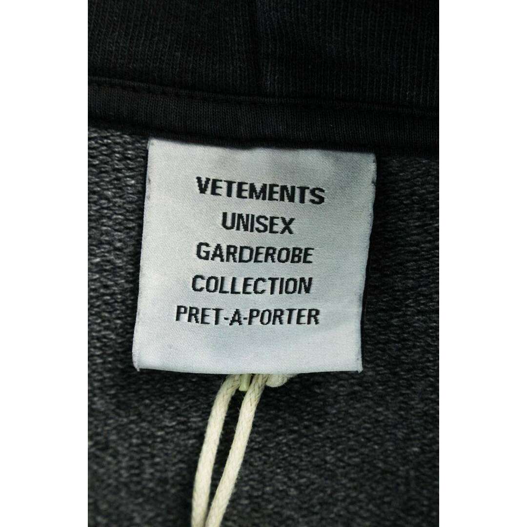 VETEMENTS(ヴェトモン)のヴェトモン  23AW  UE54HD220B BLACK ロゴエンブロイダリーパーカー メンズ S メンズのトップス(パーカー)の商品写真