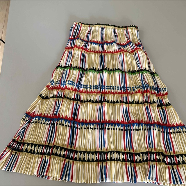 PLEATS PLEASE ISSEY MIYAKE - 美品 プリーツフリーズ素敵なスカートの