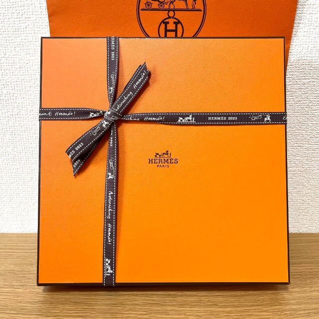 Hermes(エルメス)の【新品　2枚 ギフト用】エルメス　ソレイユ　デザートプレート 21cm　No.2 インテリア/住まい/日用品のキッチン/食器(食器)の商品写真