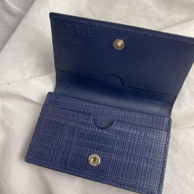 LOEWE(ロエベ)のLOEWE 名刺入れ カードカード　定期　　レザー　アナグラム　ワンポイント レディースのファッション小物(名刺入れ/定期入れ)の商品写真