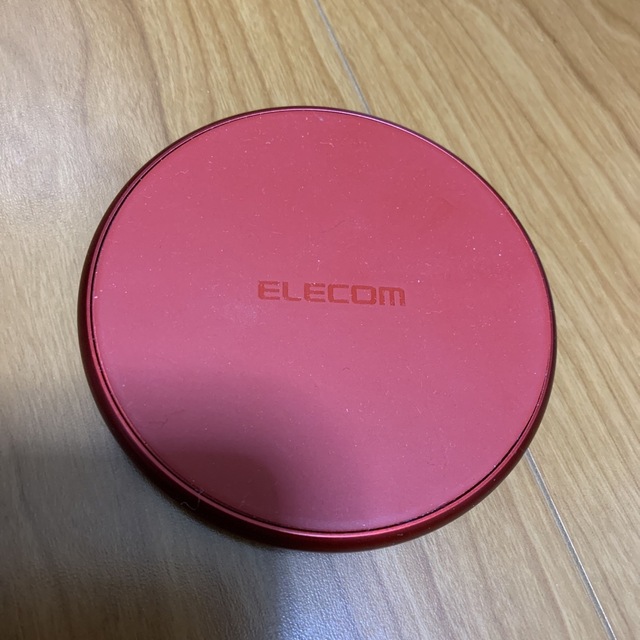 ELECOM(エレコム)のエレコム ワイヤレス 充電器 iPhone ／ Android 急速充電 Qi  スマホ/家電/カメラのスマートフォン/携帯電話(バッテリー/充電器)の商品写真