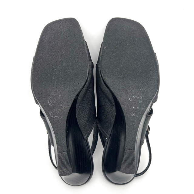 ing(イング)の極美品✨ イング 23.5cm サンダル ブラック ストラップ 黒 ing 本革 レディースの靴/シューズ(サンダル)の商品写真
