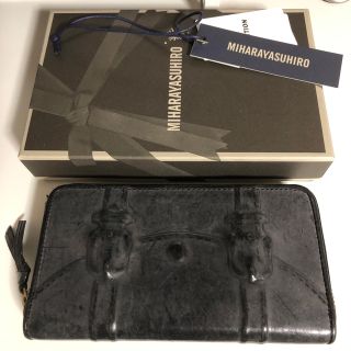 ミハラヤスヒロ(MIHARAYASUHIRO)の美品ミハラヤスヒロMIHARA YASUHIRO 炙り出しレザー長財布　ブラック(長財布)