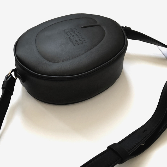 新品 メゾン マルジェラ 足袋 カレンダーロゴ ショルダーバッグ 新品 メゾン マルジェラ 足袋 カレンダーロゴ ショルダーバッグ