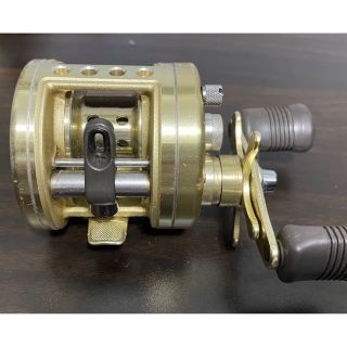 シマノ(SHIMANO)のカルカッタ201XT(リール)