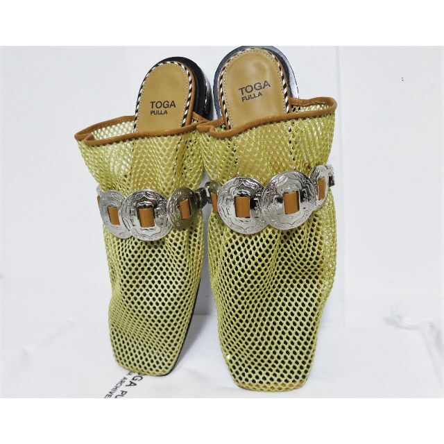 TOGA PULLA(トーガプルラ)の定価5.8万 TOGA PULLA メタルコンチョ メッシュ バブーシュ 38 レディースの靴/シューズ(サンダル)の商品写真