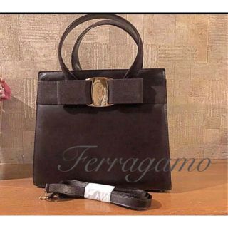 サルヴァトーレフェラガモ(Salvatore Ferragamo)のブラウン　オトナリボン　(ハンドバッグ)