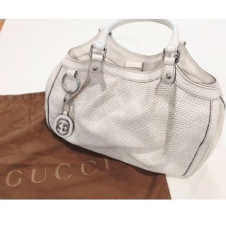 グッチ(Gucci)のグッチ　トートバッグ　バッグ　ショルダー　レディース　白　革　レザー　ブランド(ハンドバッグ)