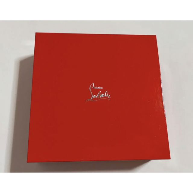 Christian Louboutin(クリスチャンルブタン)の［新品未使用】クリスチャン ルブタン ビューティ ラパレット&ケース 2点セット コスメ/美容のベースメイク/化粧品(アイシャドウ)の商品写真