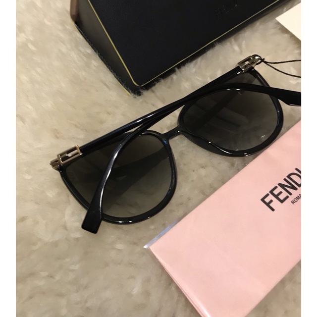 FENDI - 【新品未使用】FENDI フェンディ サングラスの通販 by こむぎ