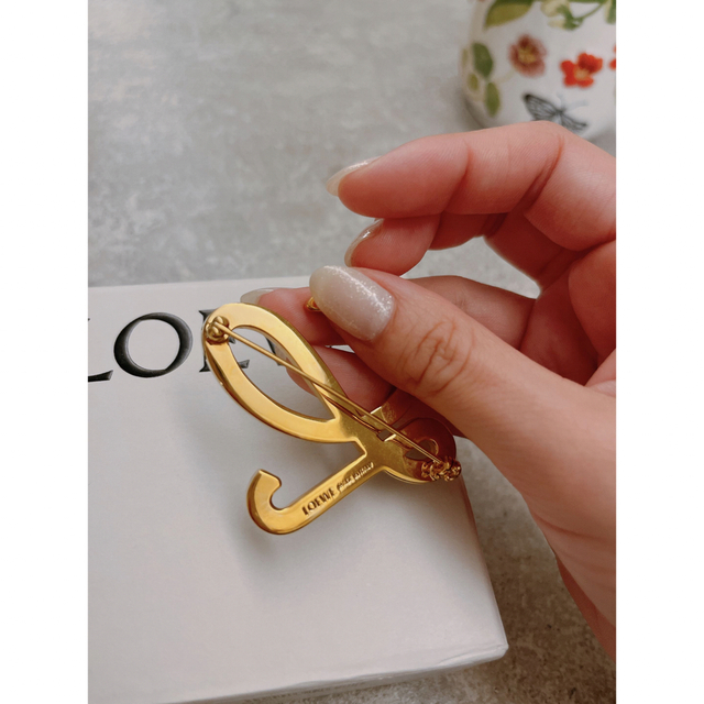 超希少】LOEWE ロエベ パールイニシャルブローチ | michelelettera.com